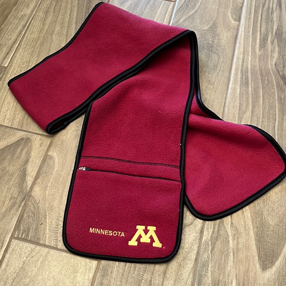 Minnesota Gophers fleece scarf